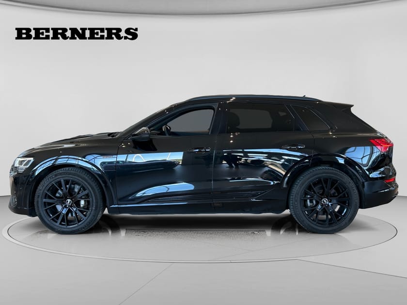 Bild 2 av Audi e-tron 55 quattro S-Line Svart Optik/Drag/Elstolar