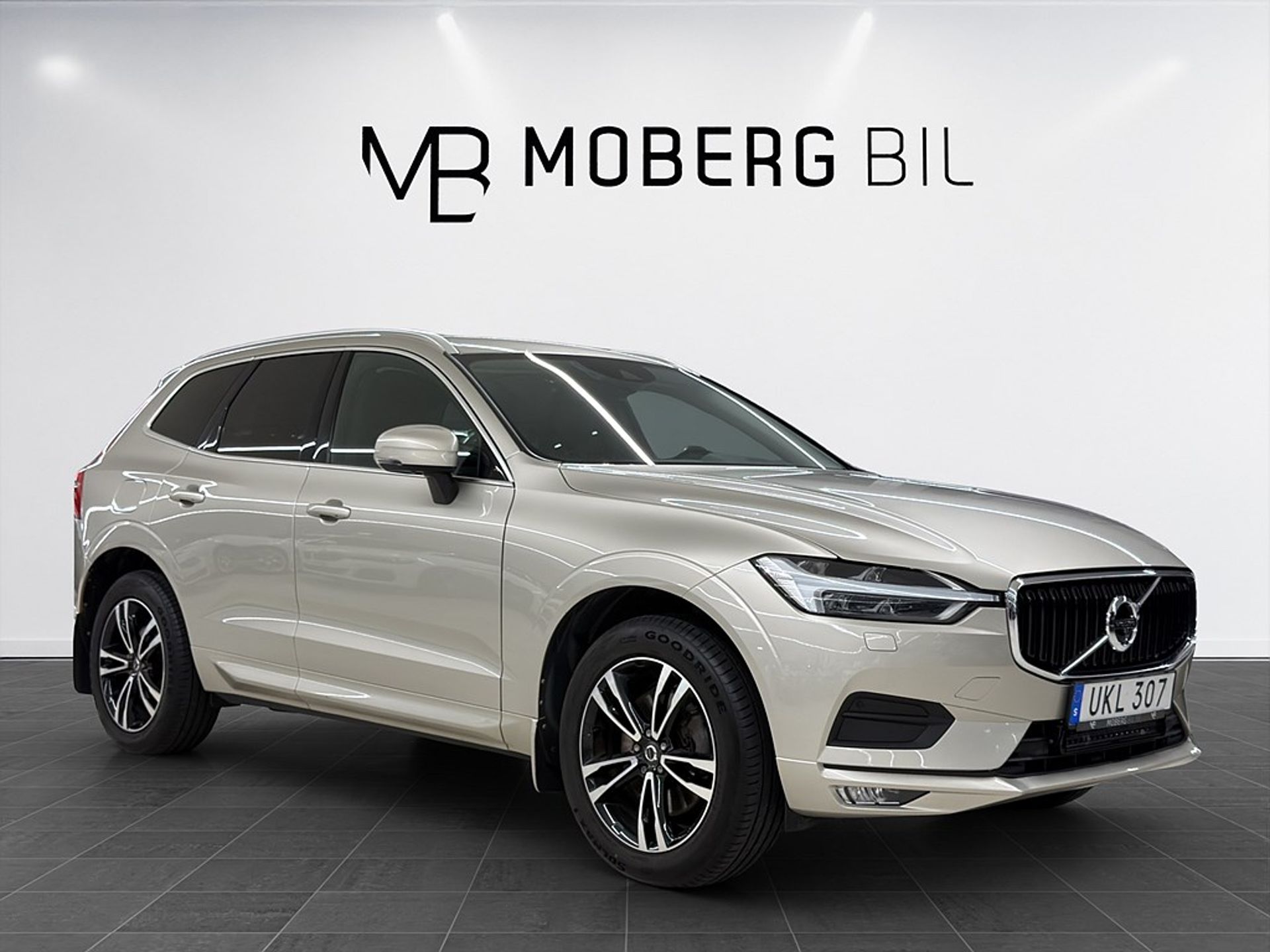 Volvo XC60 2019, photo 6/10