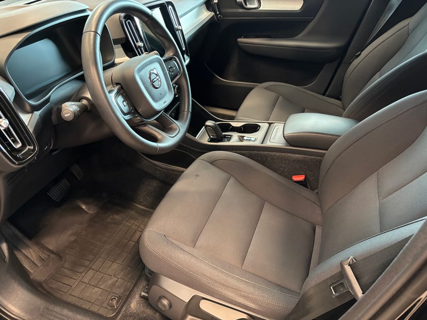 Bild 5 av Volvo XC40 T2 FWD Momentum Advanced(V-hjul, kamera)