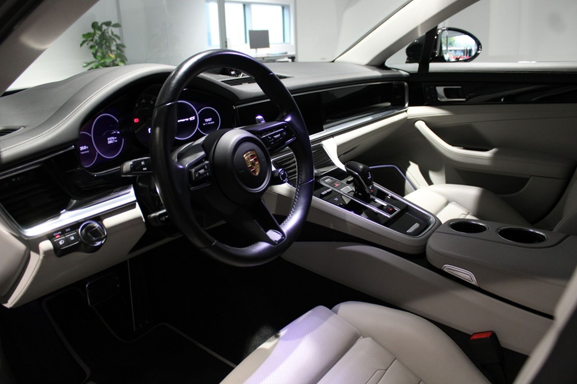 Porsche Panamera S E-Hybrid 2023, photo 10/10