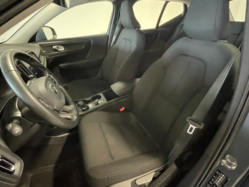 Bild 4 av Volvo XC40 T3 FWD aut Edition Backkamera Värmare
