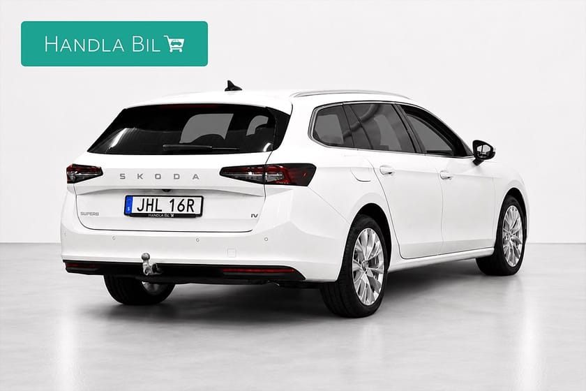 Bild 5 av Škoda Superb iV Kombi Plug-in Cockpit P-värm Navi Rattv Moms Dragkrok