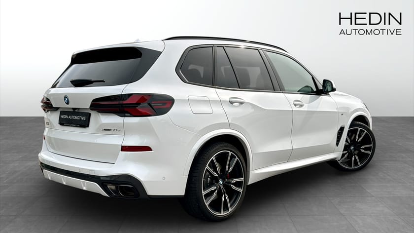 Bild 2 av BMW X5 xDrive50e M sport PRO Panorama Innovation Drag