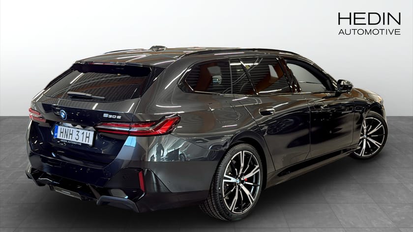 Bild 2 av BMW 530e xDrive Touring M Sport Pro Innovation Drag HUD H/K Pano LED