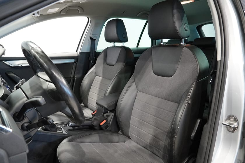 Bild 5 av Škoda Octavia Kombi 2.0 TDI 4x4 150hk DRAG KAMERA VÄRMARE M.M