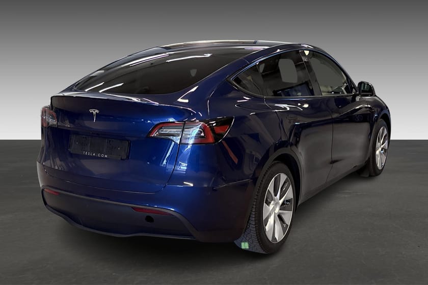 Bilde 3 av Tesla Model Y Standard Range RWD Pano tak, Skinn, Ryggekamera, El-seter