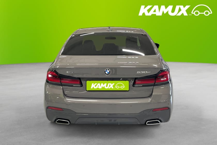 Bild 5 av BMW 530e xDrive Sedan M-sport Kamera 1 ägare LCI Cockpit