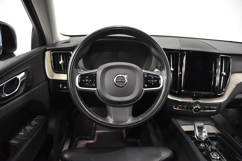 Bild 2 av Volvo XC60 Recharge T8 AWD Inscription Skinn Pano Orrefors