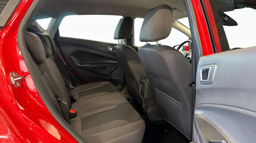 Bild 5 av Ford Fiesta 1.0 EcoBoost 100hk *SOMMARKAMPANJ* Titanium P-Sensor Bluetooth