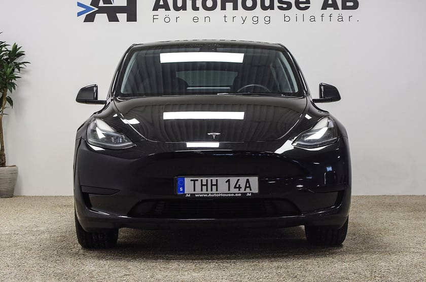 Bild 4 av Tesla Model Y Standard Range RWD Drag Induction Svensksåld