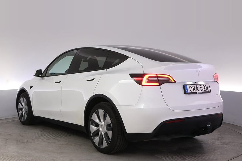 Bild 4 av Tesla Model Y Long Range AWD Autopilot Pano Drag V-Hjul