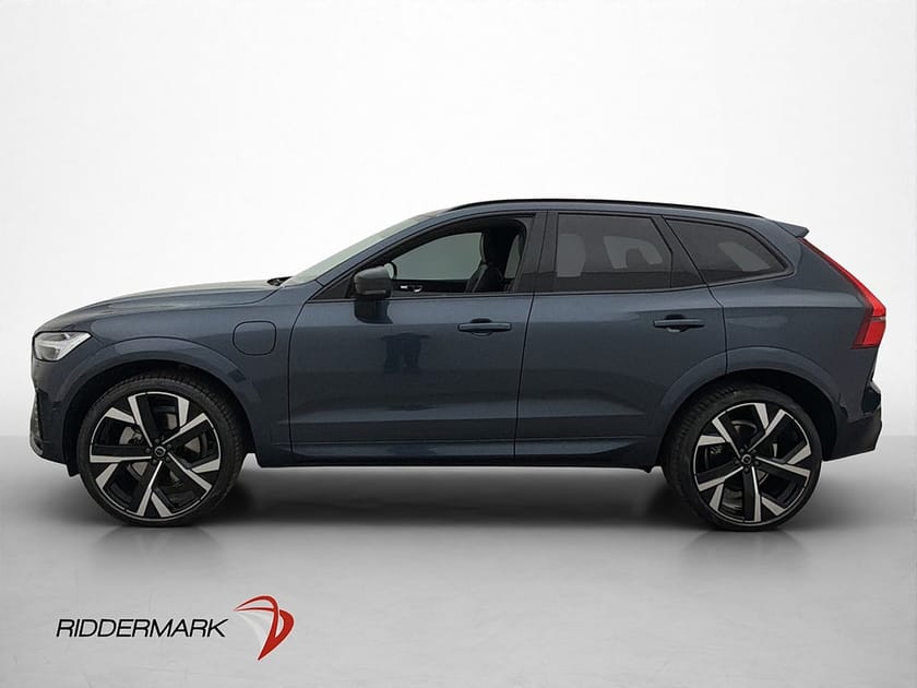 Bild 4 av Volvo XC60 T6 AWD 350hk Plus Black Pano B&W HuD 360° Värmare