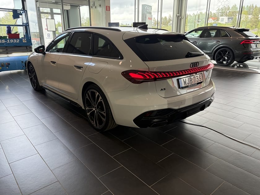 Bild 5 av Audi A5 Avant e-hybrid quattro S-line 220 KW S TRONIC