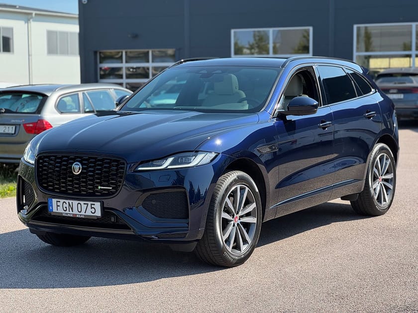 Bild 2 av Jaguar F-Pace P250 R-Dynamic Pano Meridian Skinn Navi Drag B-Kamera