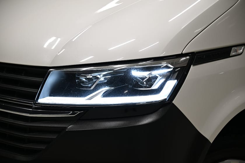 Bild 3 av Volkswagen Transporter DSG 150HK L2 Servicebil|V-Inredd|LED|Uppvärmt-skåp|Moms