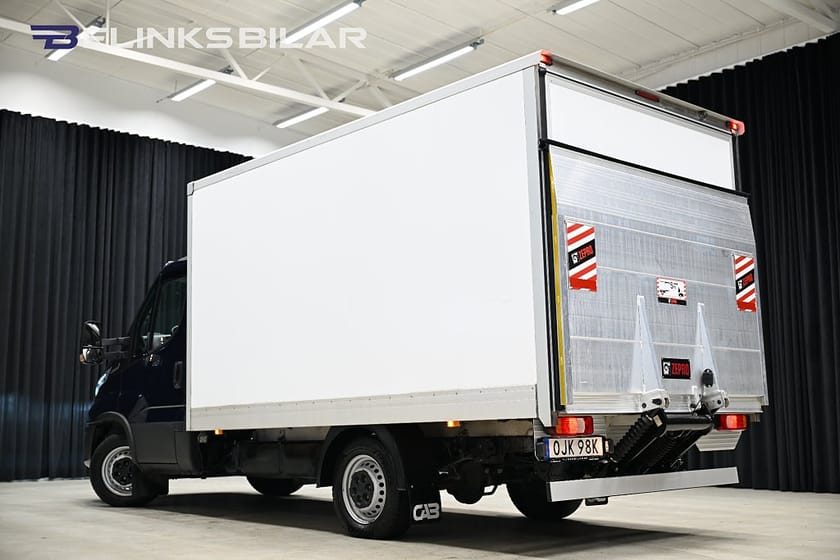 Bild 5 av Iveco Daily 35-140 Chassi Cab 136HK Automat|Volymskåp|Bakgavellyft|Kylbil|Moms|SeUtr!