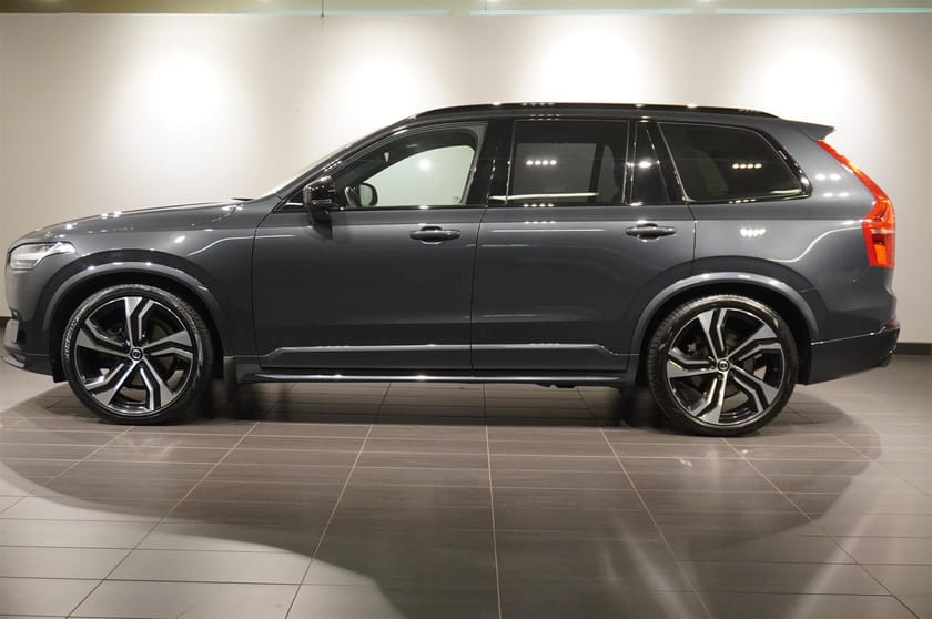 Bild 2 av Volvo XC90 B5 AWD R-Design 7-Sits B W Pano Drag 22