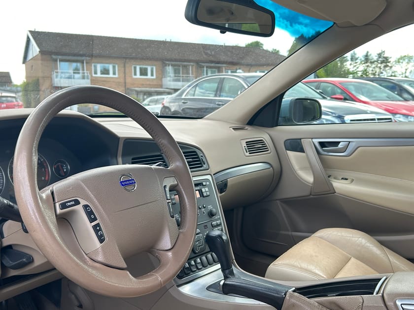 Bild 4 av Volvo V70 Kinetic 2.4 170hk | Automat | Dragkrok | F-hållare