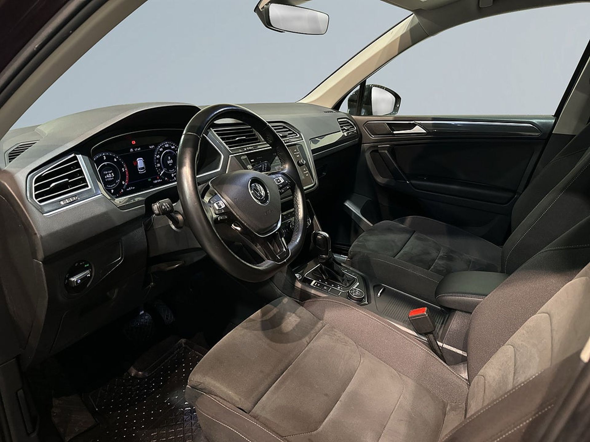 Volkswagen Tiguan 2018, bild 7/10