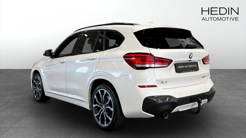 Bild 2 av BMW X1 xDrive25e xDrive 25e M Sport Pano HUD Drag Rattvärme Elstol mminne H/K