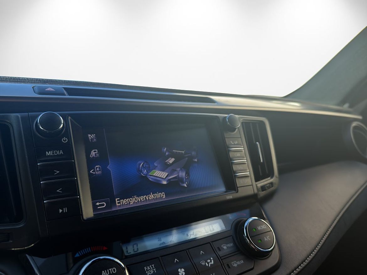 Toyota RAV4 Hybrid, bild 16 av 17