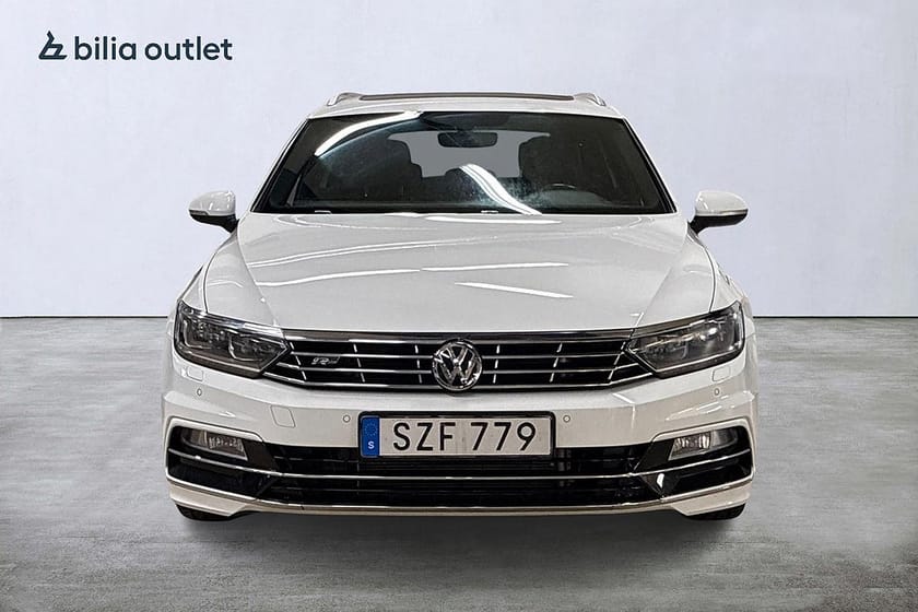 Bild 3 av Volkswagen Passat Sportscombi 2.0 TDI 4Motion R-Line 190hk Panorama Drag