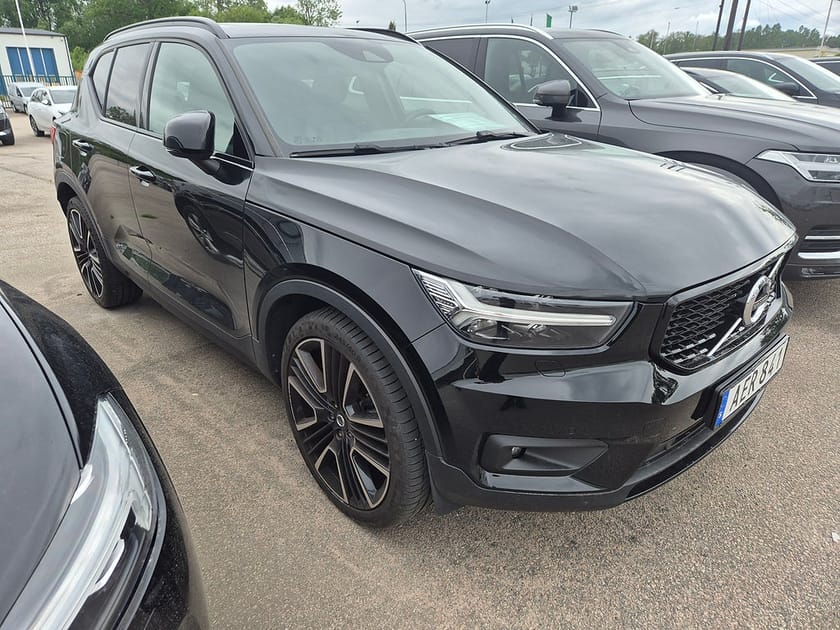Bild 2 av Volvo XC40 D4 AWD 190HK 4x4 R-Design Panorama Läder
