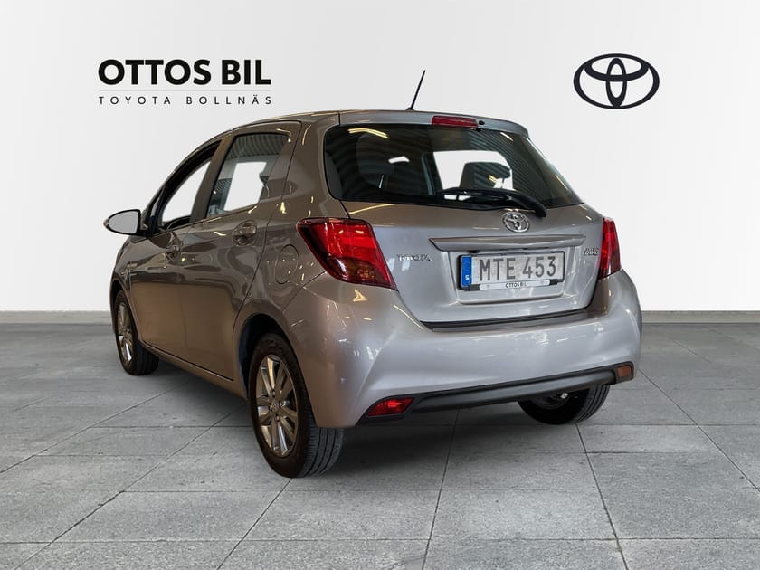 Bild 2 av Toyota Yaris 5-dörrar 1.33 Dual VVT-i Manuell, 99hk - Active / V-hjul, MoK