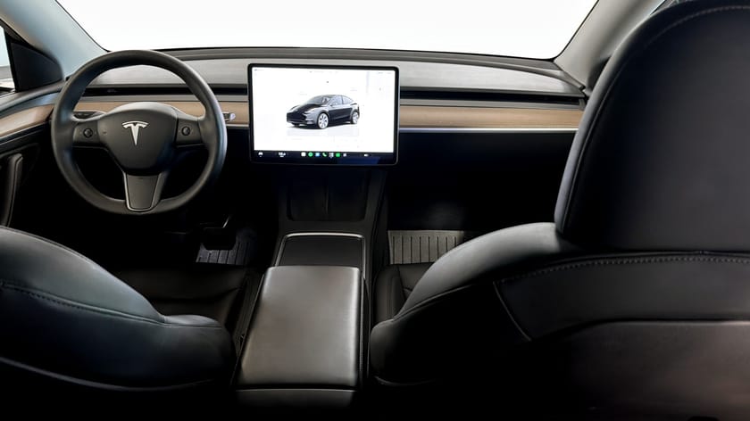 Bild 4 av Tesla Model Y Long Range AWD 514HK / Drag / Navi / Glastak