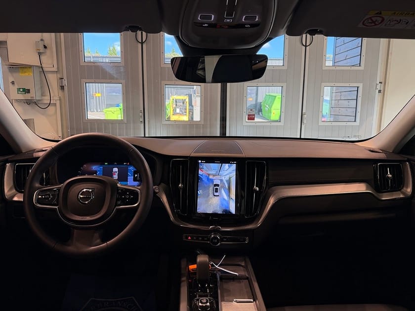 Bild 5 av Volvo XC60 B5 AWD Mildhybrid Ultimate Dark Drag H/K Pano HUD UNIK