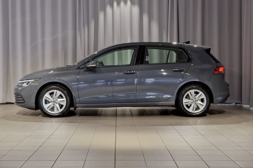 Bild 2 av Volkswagen Golf LIFE / 1.0 TSI / 110 HK / *Drag / Backkamera
