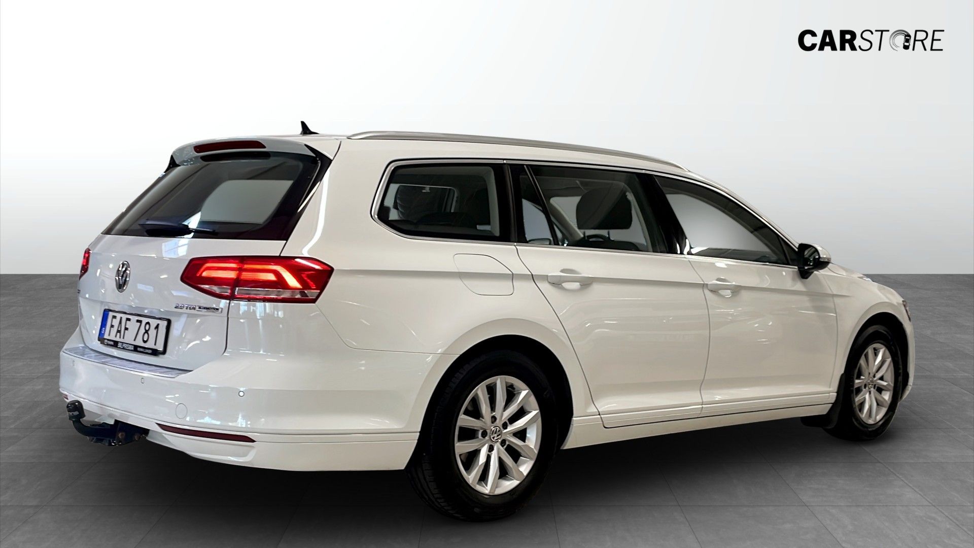 Volkswagen Passat 2017, photo 2/10