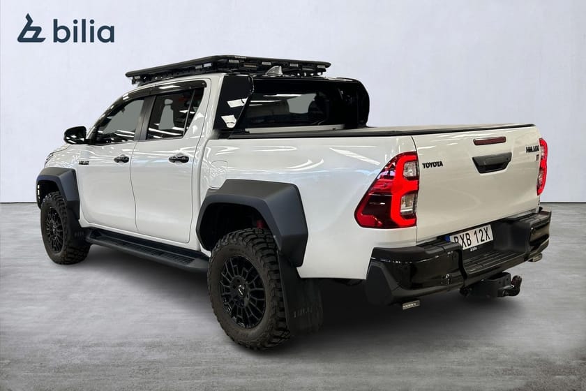 Bild 2 av Toyota Hilux Dubbelhytt D-CAB 2,8 GR SPORT II Rhino-rack Blixtljus X-ljus Arbetsbelysning