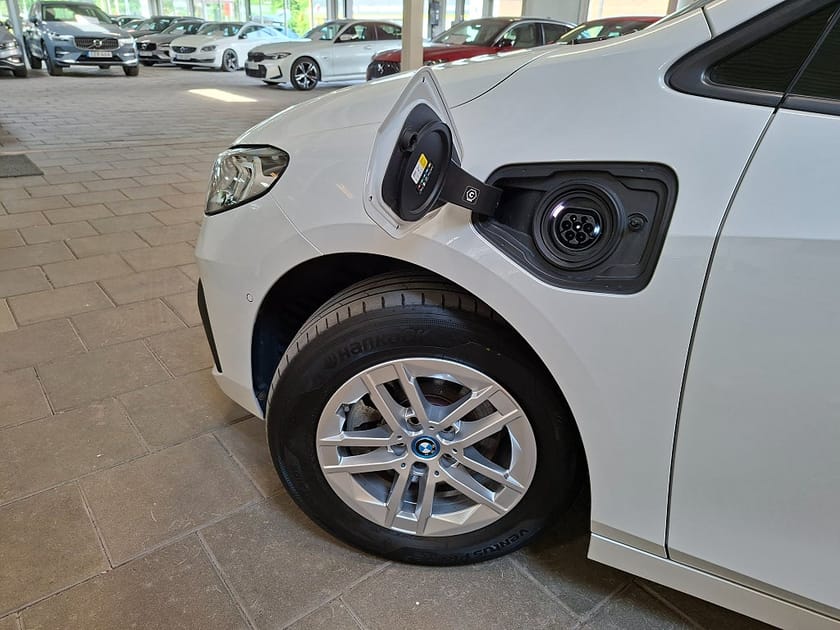 Bild 4 av BMW 225e xDrive Active Tourer Steptronic Panorama|Widescreen