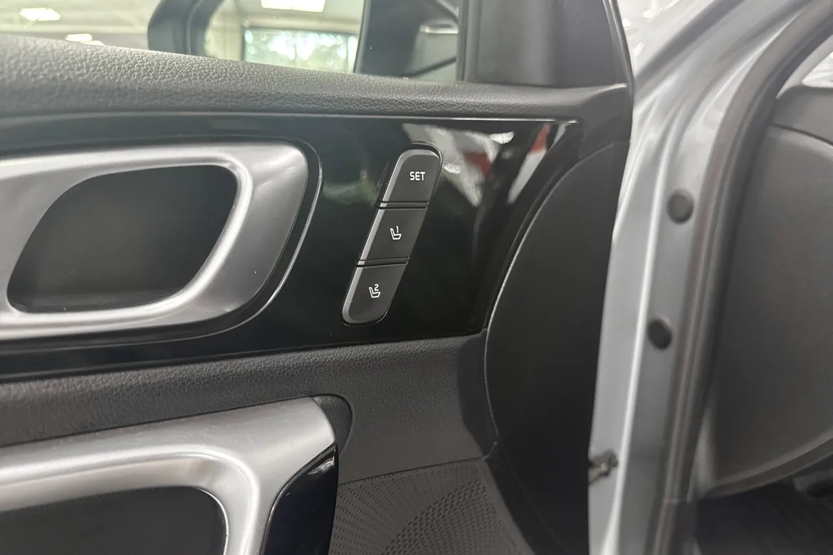 picture of a car