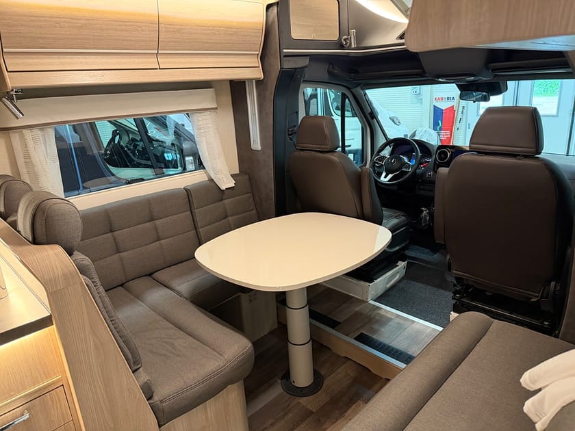 Bild 5 av Kabe Campervan Mercedes-Benz Travel Master X 780 LXL * Hydrualiska Stödben & AC *
