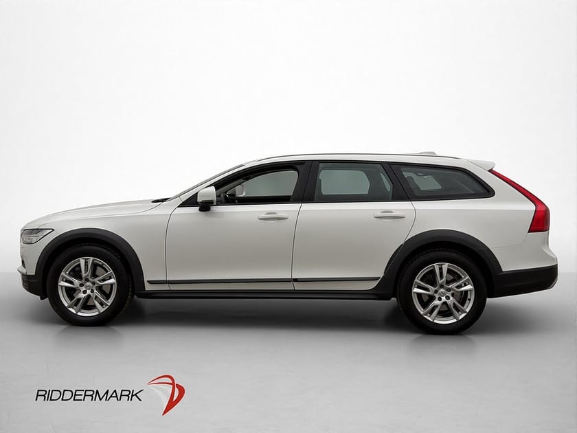Bild 4 av Volvo V90 Cross Country D4 AWD Momentum VOC Drag Pano Kamera