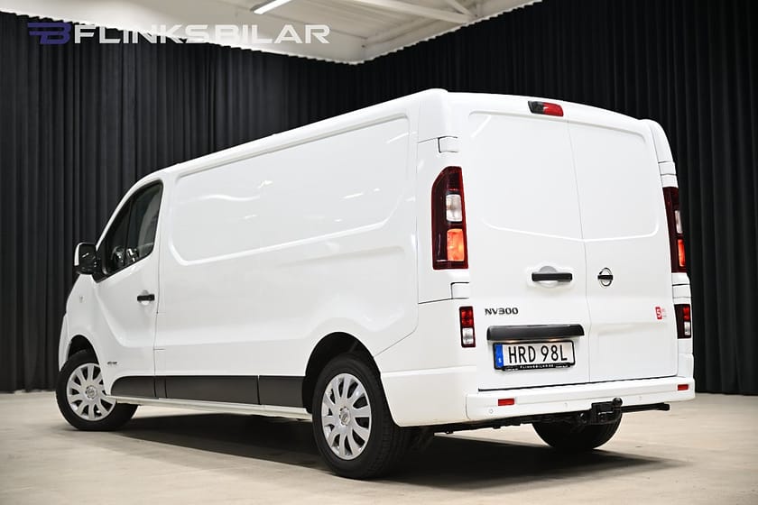 Bild 4 av Nissan NV300 Skåpbil 145HK L2 Automat|Drag|Värmare|GPS|Backkamera|Leasbar