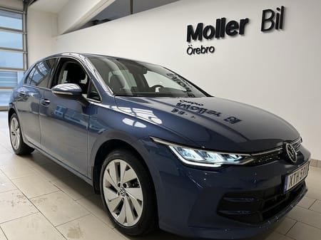 Volkswagen Golf LIFE 1.5 TSI 150 HK |B-kamera|Värmare|Adaptiv