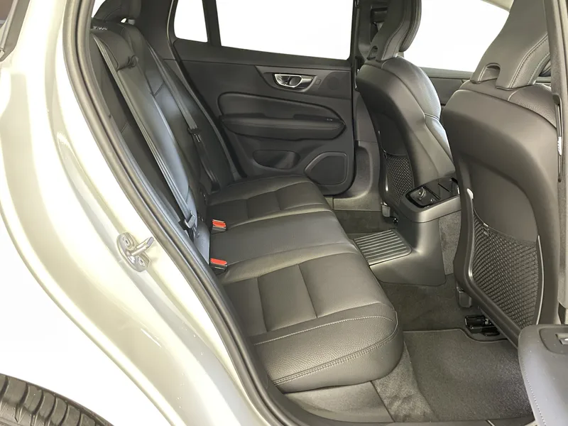 Bild 8 av 12 – Volvo V60 T6 Plus Dark Nordic Edition Plus Nordic Edition