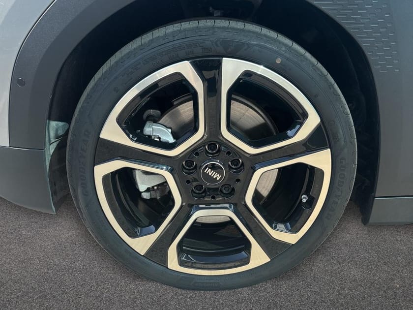 Bilde 5 av MINI Aceman SE Favoured Trim Package XL