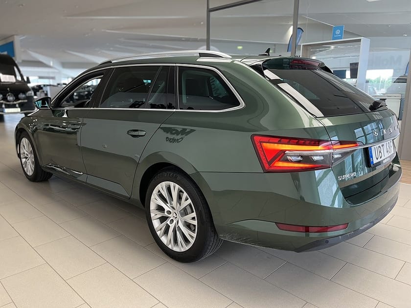 Bild 4 av Škoda Superb Kombi Skoda Combi STYLE 2,0 TDI 190hk 4X4 I Bkamera I Drag I Värmare