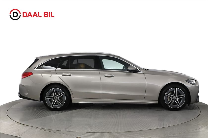 Bild 5 av Mercedes-Benz C 300 T e C300 25,4 kWh 313HK AMG DRAG 360° NAVI COCKPIT NAVI