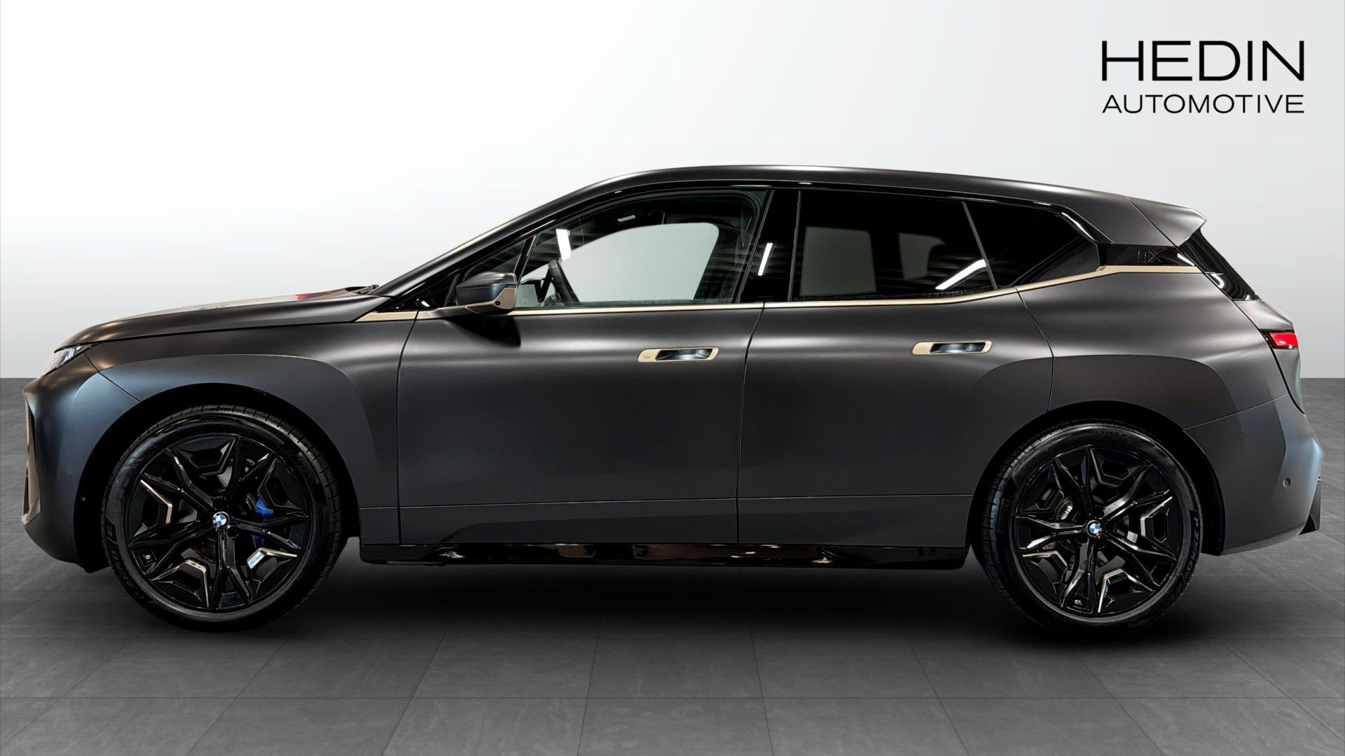 BMW iX xDrive60, 544ps, 2026