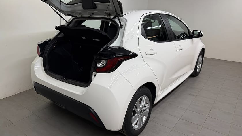 Bild 4 av Mazda 2 Hybrid Backkamera, låga mil!