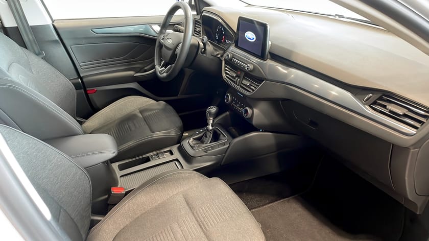 Bild 3 av Ford Focus Active Kombi 1.0EcoBoost 125Hk B-Kamera Dragkrok