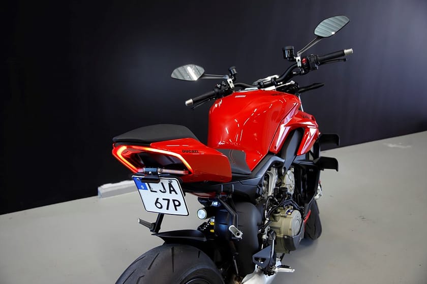 Bild 4 av Ducati Streetfighter V4 DQS, 208hk, 2024