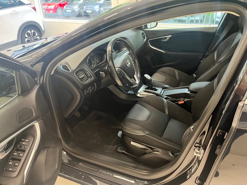 Bild 5 av Volvo V40 T2 Momentum