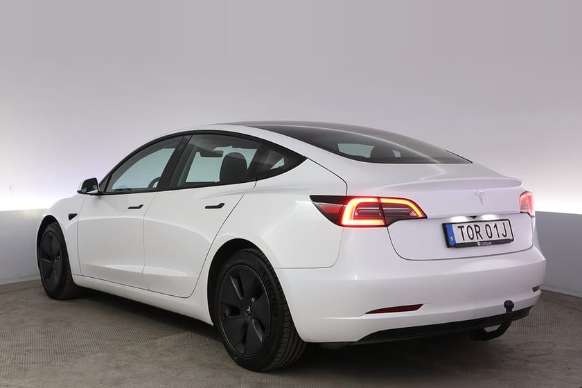 Bild 4 av Tesla Model 3 Standard Range Refresh AP Pano Drag V-hjul