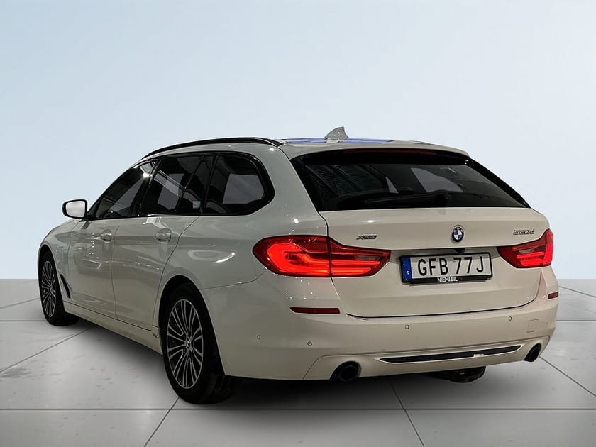Bild 5 av BMW 520d xDrive Touring Sport line Drag Kamera Dvärm GPS SoV